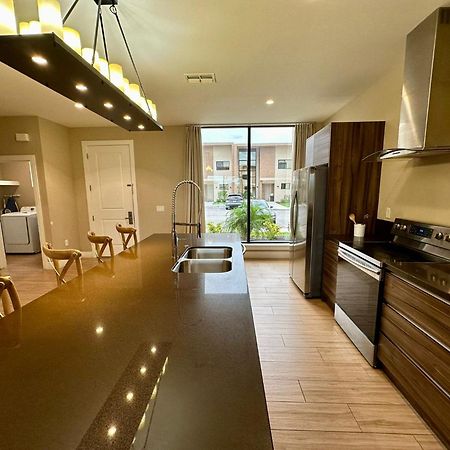 Luxury Home In Orlando With Private Hot Tub - 7 Min From Disney Parks - 3 Bedrooms And 4 Bathrooms! Exterior foto