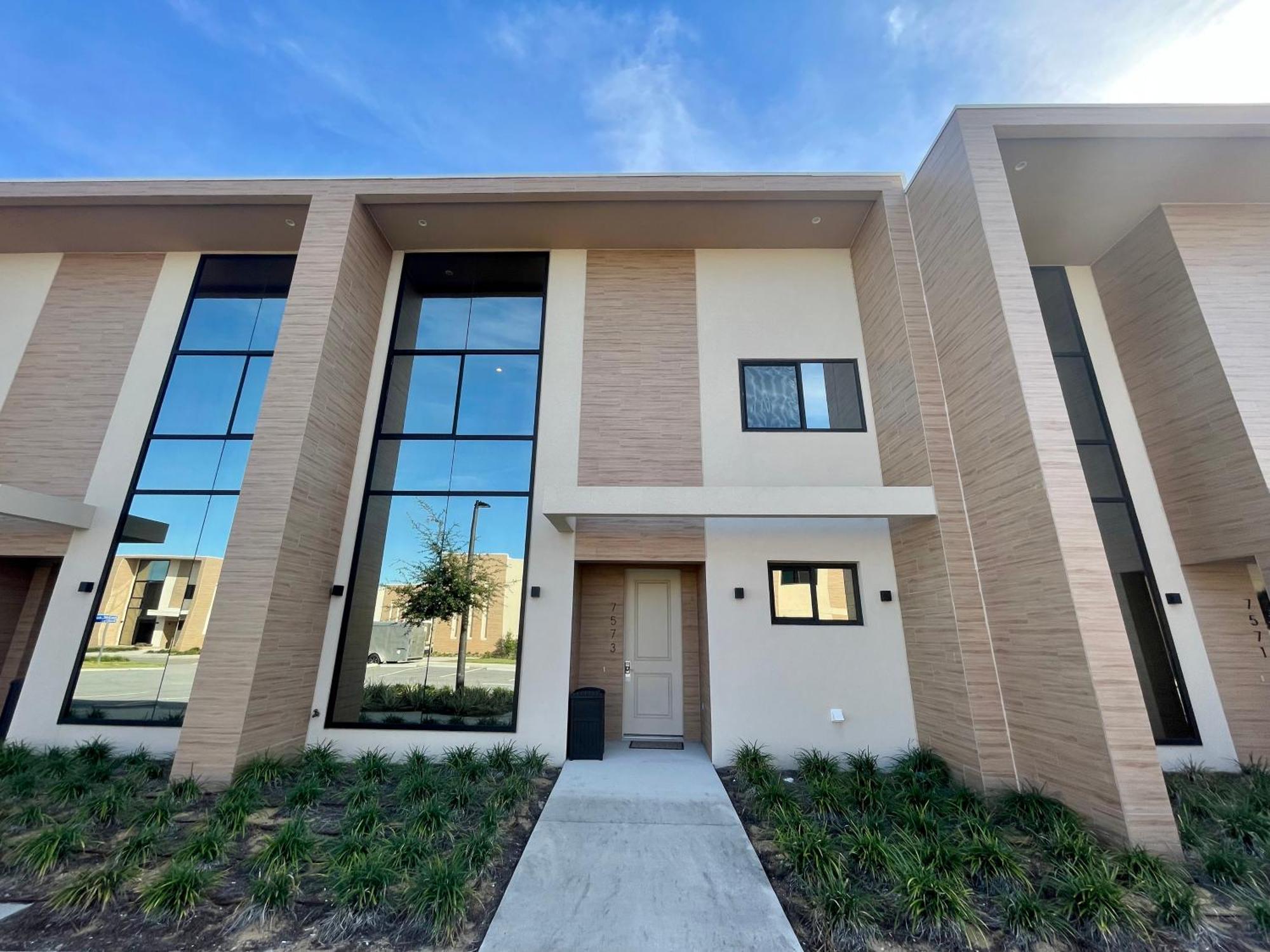 Luxury Home In Orlando With Private Hot Tub - 7 Min From Disney Parks - 3 Bedrooms And 4 Bathrooms! Exterior foto