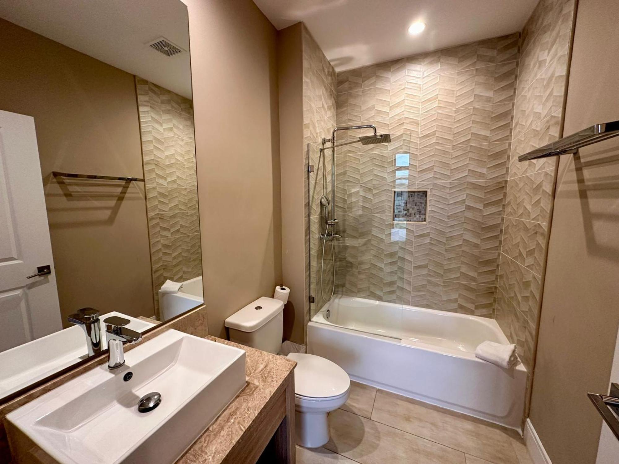 Luxury Home In Orlando With Private Hot Tub - 7 Min From Disney Parks - 3 Bedrooms And 4 Bathrooms! Exterior foto
